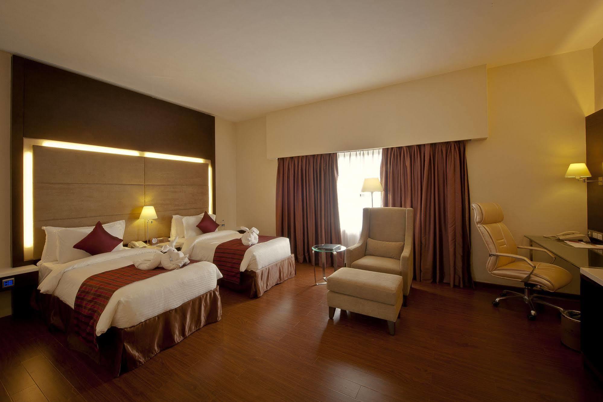 Ramada By Wyndham Chennai Egmore Madras Buitenkant foto